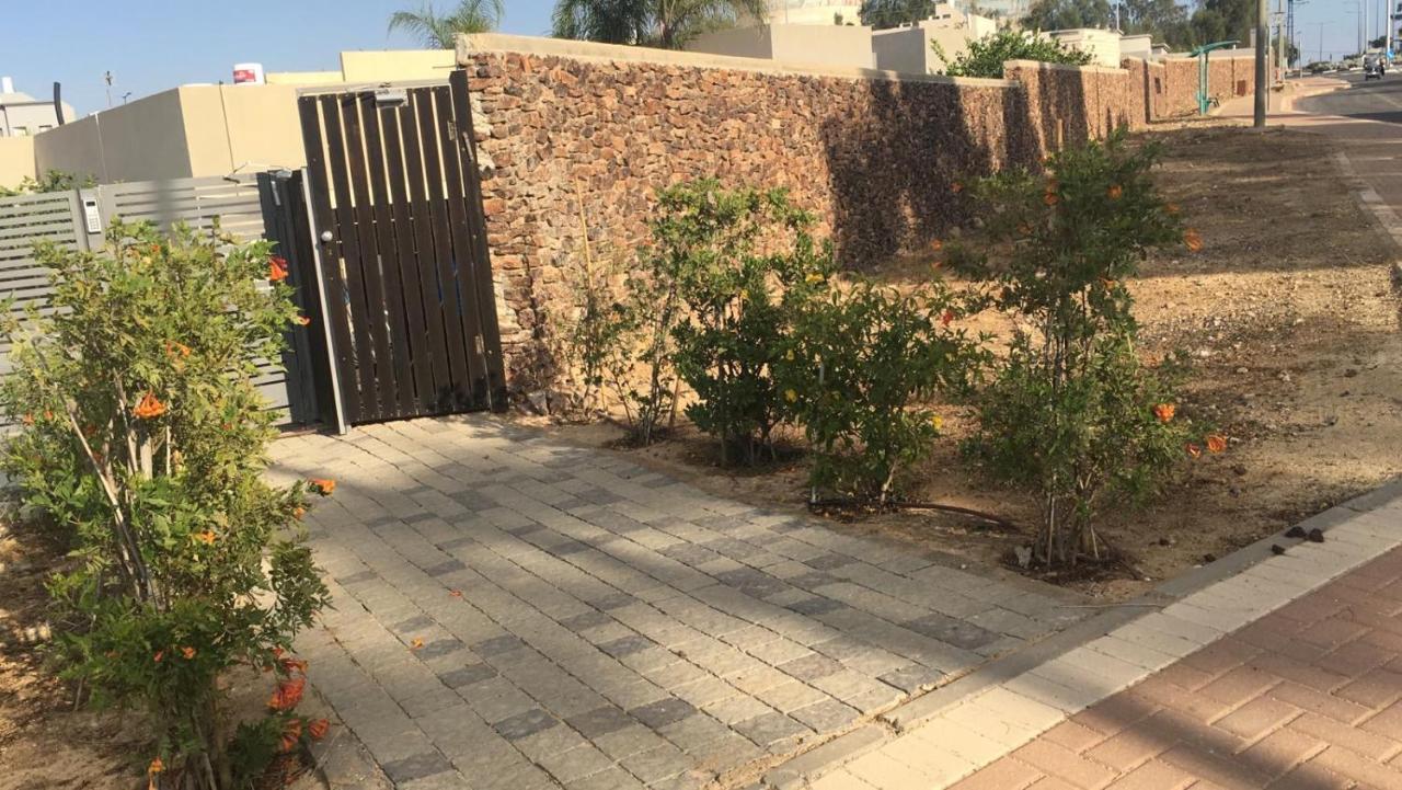 Rom Hatayelet Arad Exterior foto